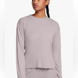UNDER ARMOUR WOMENS ISO-CHILL LONG SLEEVE TOP.  GRAY. XL